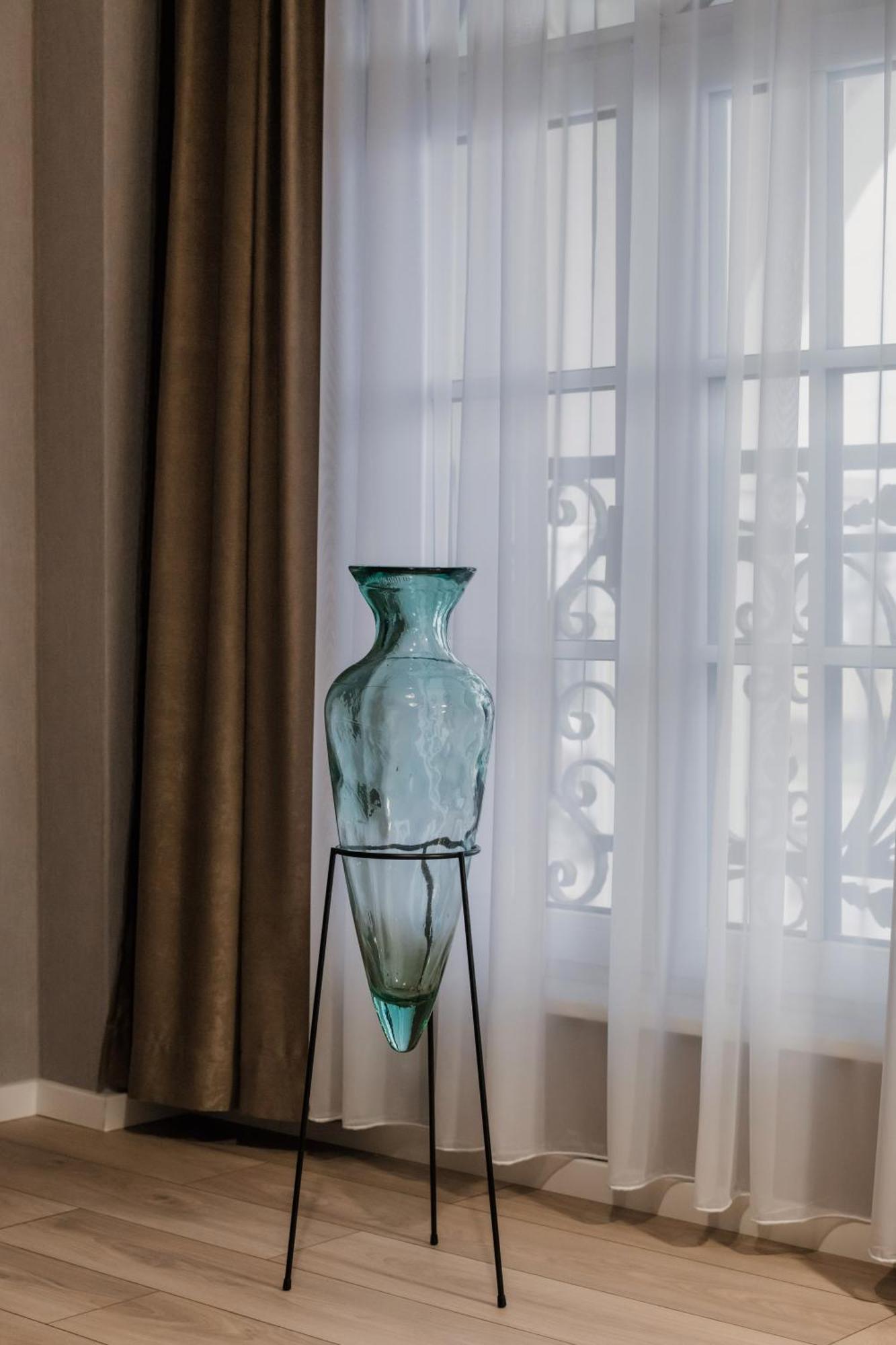Hotel Beli Dvor ชาชาค ภายนอก รูปภาพ